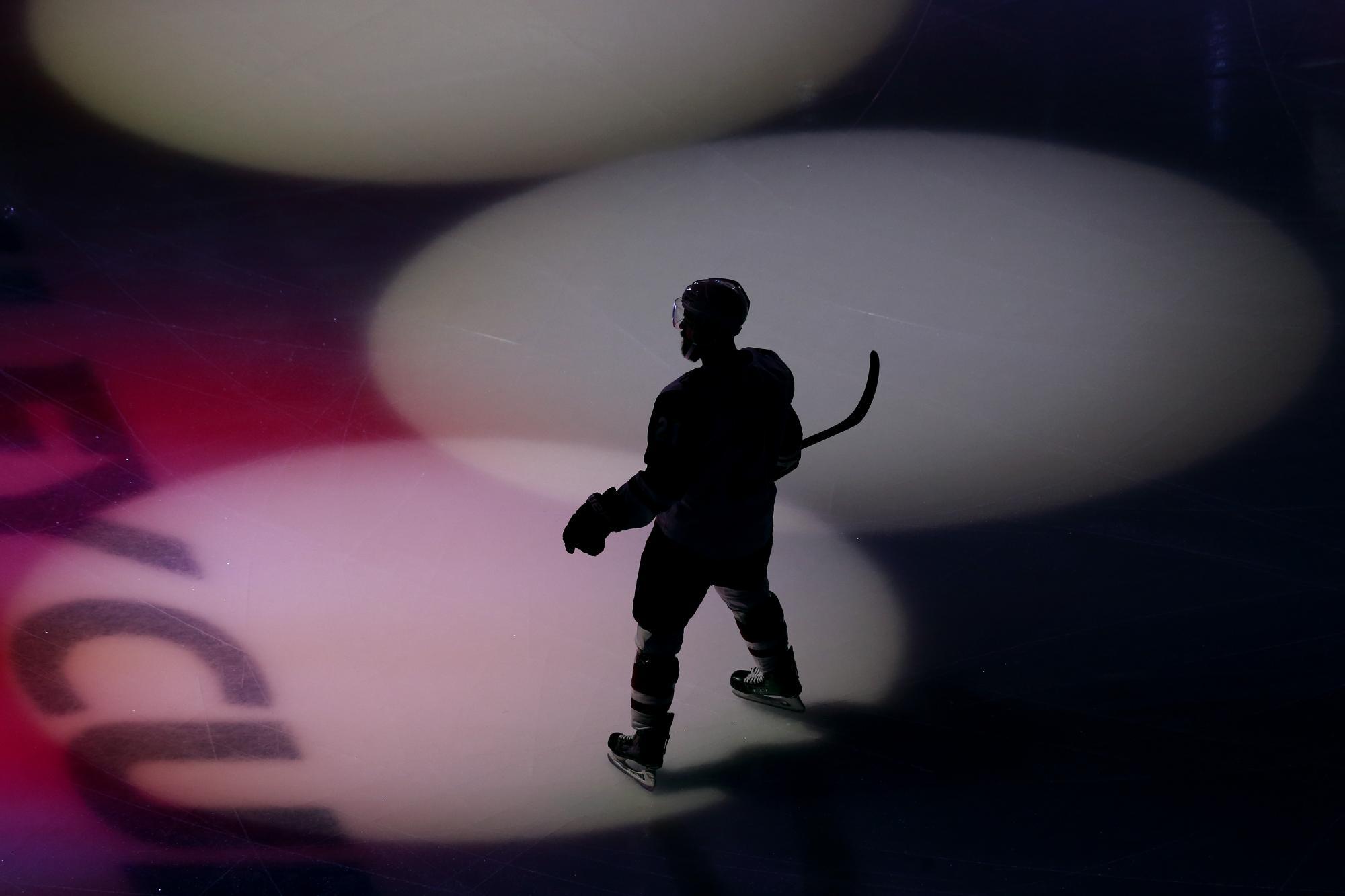 EDMONTON, ALBERTA - AUGUST 12: Derek Stepan #21 of the Arizona Coyotes stands on the ice prior to Game One of the Western Conference First Round against the Colorado Avalanche during the 2020 NHL Stanley Cup Playoffs at Rogers Place on August 12, 2020 in 
